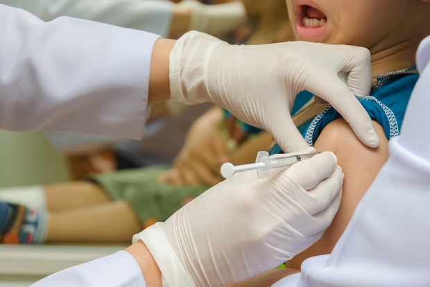 Władze stanowe chcą przygotować rodziców do szczepień najmłodszych