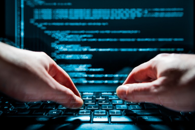 Programiści tracą pracę, bo zastępuje ich AI