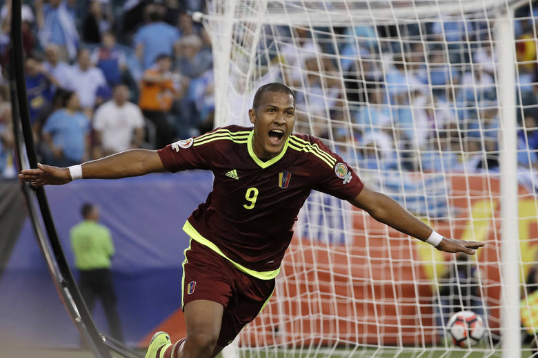 Urugwaj przegra艂 z Wenezuel膮 i odpad艂 z Copa America Urugwaj przegra艂 z Wenezuel膮 i odpad艂 z Copa America