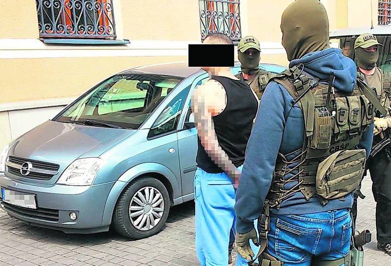 Bokser Dawid Kostecki aresztowany! Miał szykować “coś” na policjantów, którzy go wsadzili Bokser Dawid Kostecki aresztowany! Miał szykować “coś” na policjantów, którzy go wsadzili