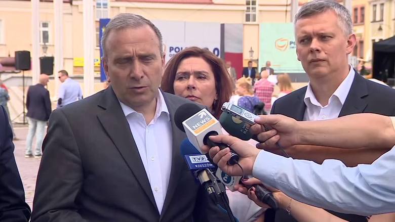 Schetyna żąda zawieszenia Macierewicza Schetyna żąda zawieszenia Macierewicza
