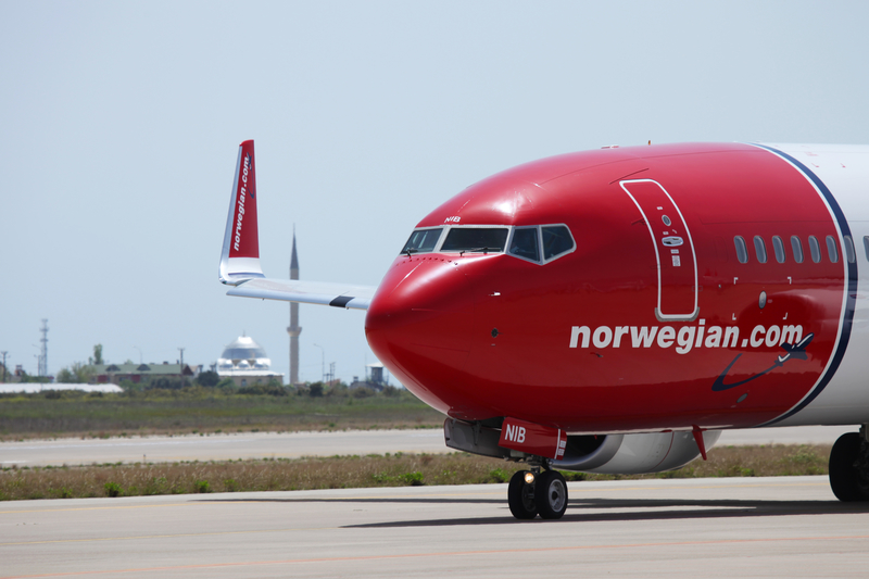 Mężczyzna z tatuażem ISIS wyproszony z norweskiego samolotu Mężczyzna z tatuażem ISIS wyproszony z norweskiego samolotu