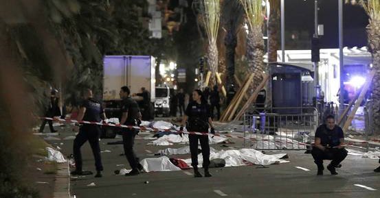 Świat wstrząśnięty tragedią w Nicei Świat wstrząśnięty tragedią w Nicei
