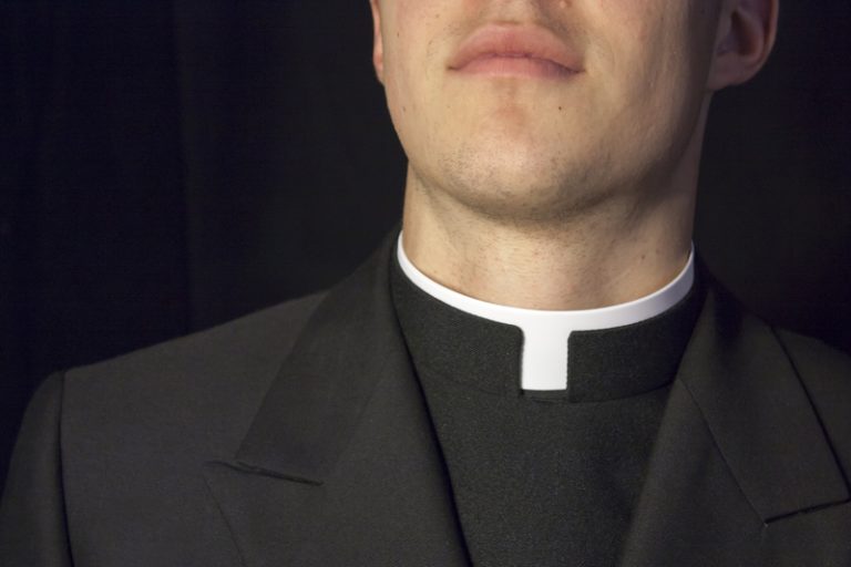 Z parafii w Glendale Heights usunięto księdza za kontakt seksualny z nieletnią
