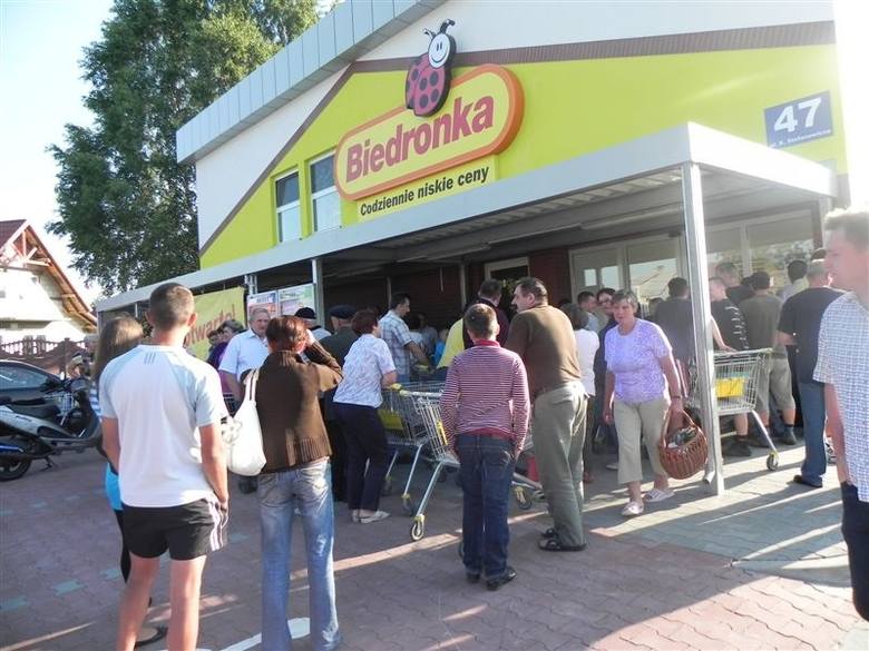 Biedronka podnosi pensje swoim pracownikom Biedronka podnosi pensje swoim pracownikom