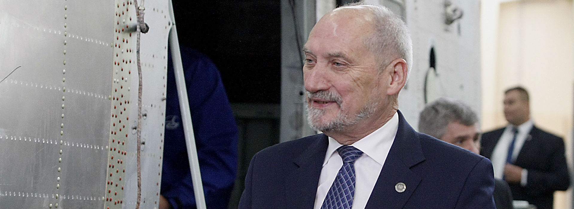 Macierewicz: Raport z prac tzw. podkomisji smoleńskiej wiosną Macierewicz: Raport z prac tzw. podkomisji smoleńskiej wiosną