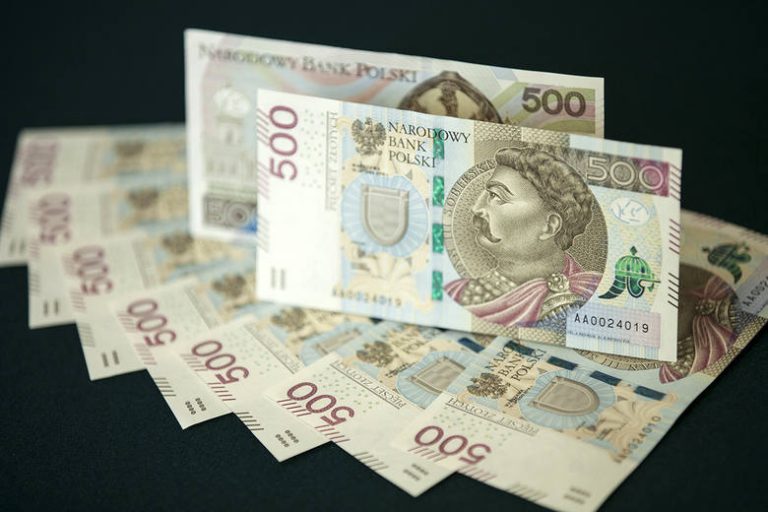 Banknot o nominale 500 złotych zgodnie z planem w obiegu już w lutym