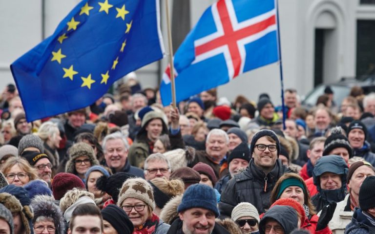 Unia Europejska nie atrakcyjna dla Islandczyków. 52,8 proc. biorącychy udział w referendum przeciwko wznowieniu rozmów z Brukselą
