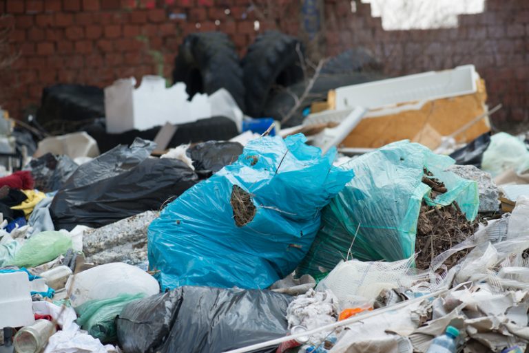 Portugalia/ Góry śmieci piętrzą się na ulicach Lizbony – strajkują służby oczyszczania miasta