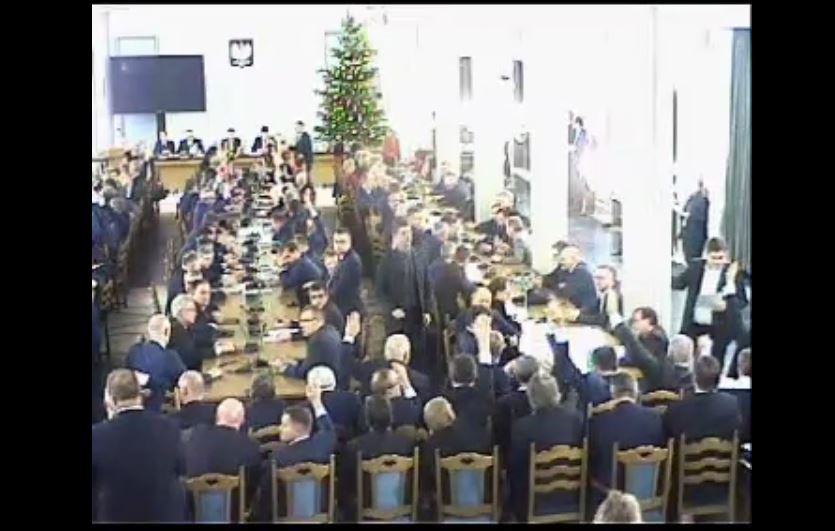 Kancelaria Sejmu opublikowała nagranie z Sali Kolumnowej (VIDEO) Kancelaria Sejmu opublikowała nagranie z Sali Kolumnowej (VIDEO)