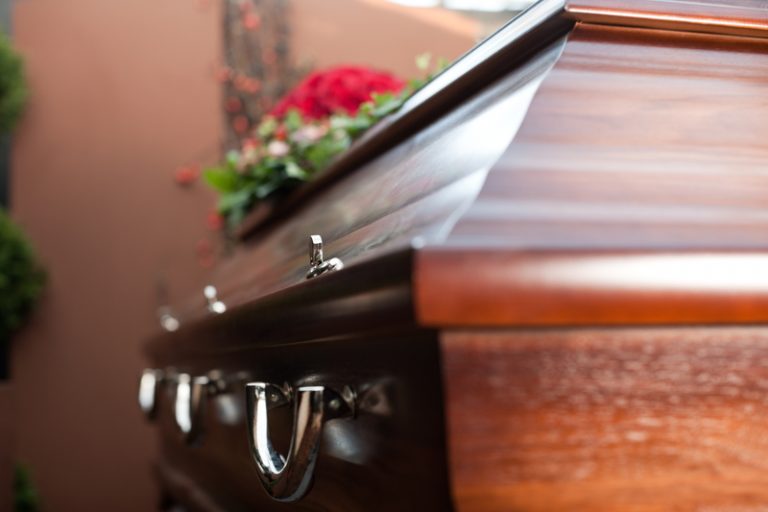 Robaki w domu pogrzebowym w Michigan. Menedżer stracił licencję