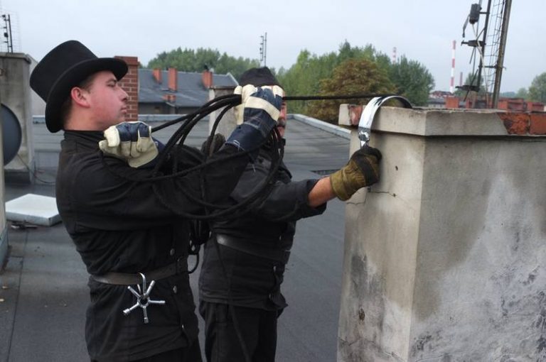Kominiarz oskarżony o spowodowanie śmierci poprzez niedopełnienie obowiązków