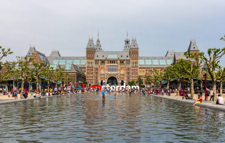 Holandia: Policja zatrzymała 130 osób domagających się działań w obronie klimatu