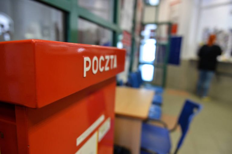 Wybory prezydenckie 2020. PiS zmieni Kodeks wyborczy: Głosowanie tylko korespondencyjne, lokale wyborcze będą zamknięte