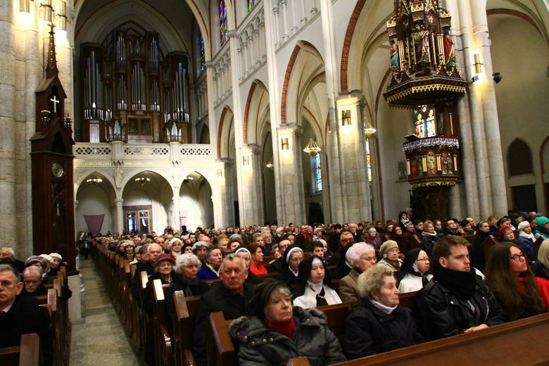 Religijność w Polsce. Polak to nadal katolik Religijność w Polsce. Polak to nadal katolik
