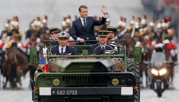 Emmanuel Macron oficjalnie prezydentem Francji Emmanuel Macron oficjalnie prezydentem Francji