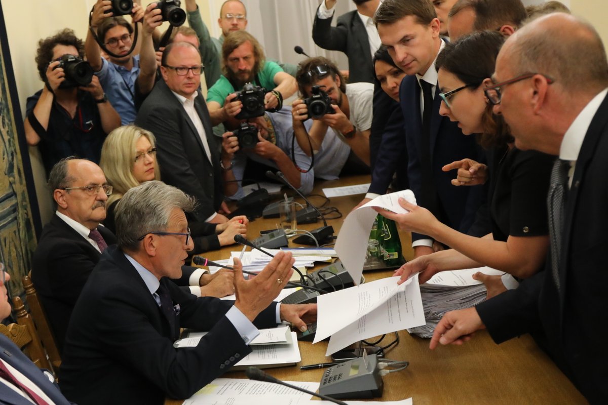 Komisja Sprawiedliwości i Praw Człowieka zakończyła prace nad ustawą o Sądzie Najwyższym Komisja Sprawiedliwości i Praw Człowieka zakończyła prace nad ustawą o Sądzie Najwyższym