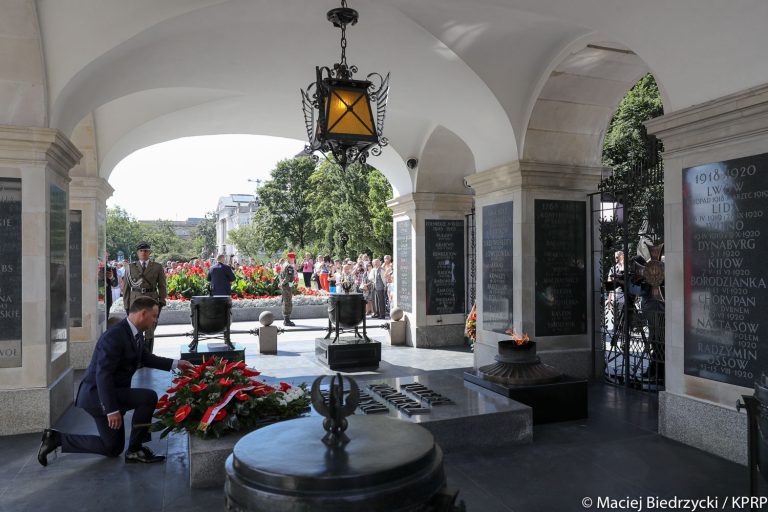 Warszawa: Uroczystości 93. rocznicy ustanowienia Grobu Nieznanego Żołnierza
