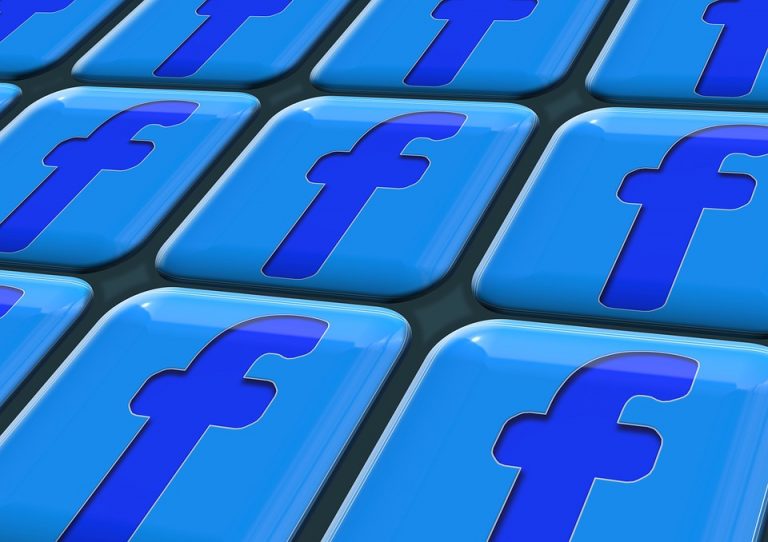 Nowe regulacje wprowadzone w Indiach na m.in. Facebook, YouTube i Twitter