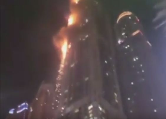 Dubaj: Pożar w 350-metrowym luksusowym wieżowcu Torch Tower Dubaj: Pożar w 350-metrowym luksusowym wieżowcu Torch Tower