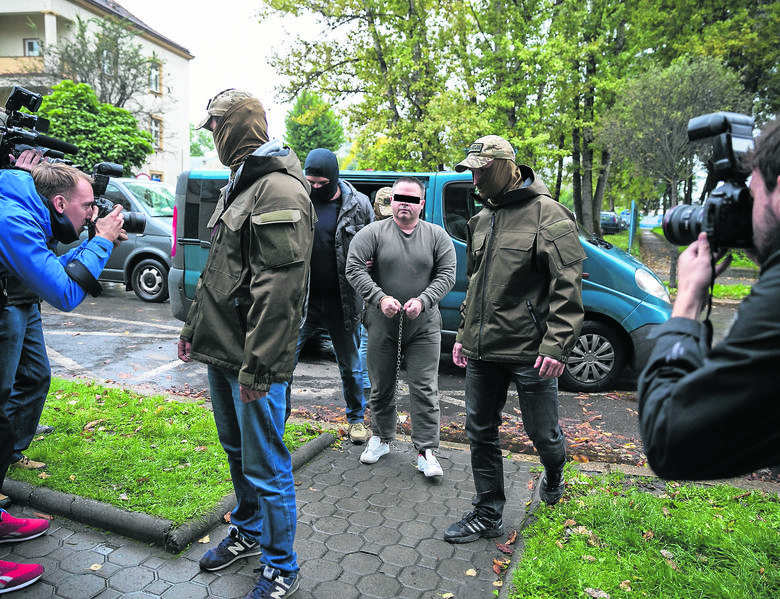 Kraków: Robert J., podejrzany o zamordowanie i oskórowanie 19 lat temu studentki, uznany niebezpiecznym więźniem Kraków: Robert J., podejrzany o zamordowanie i oskórowanie 19 lat temu studentki, uznany niebezpiecznym więźniem