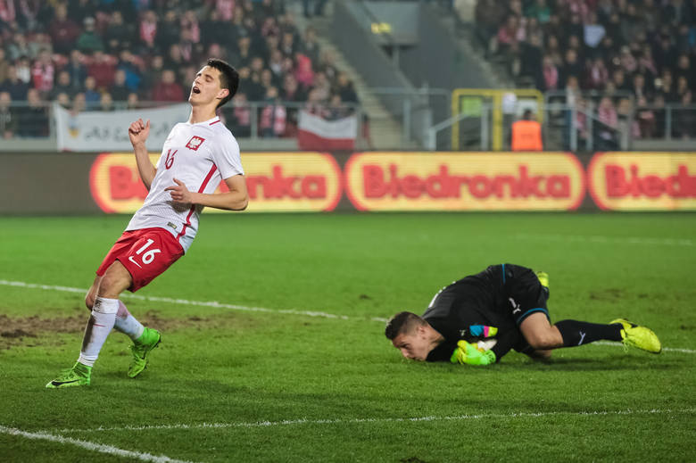 Trudy Bartosza Kapustki we Freiburgu. Kontuzja Macieja Makuszewskiego może otworzyć mu drzwi do kadry Adama Nawałki Trudy Bartosza Kapustki we Freiburgu. Kontuzja Macieja Makuszewskiego może otworzyć mu drzwi do kadry Adama Nawałki