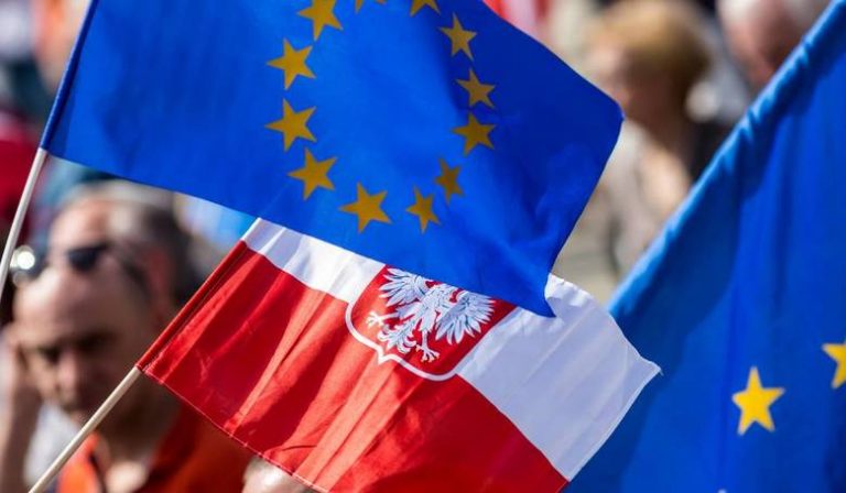 42,6 proc. Polaków chciałoby referendum ws. obecności Polski w UE