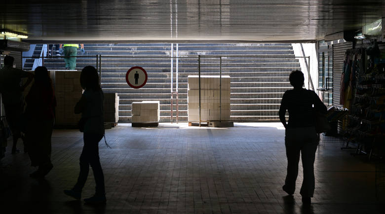 Budowa Forum Gdańsk. Wkrótce ruszy remont przejścia podziemnego przy budynku LOT-u Budowa Forum Gdańsk. Wkrótce ruszy remont przejścia podziemnego przy budynku LOT-u