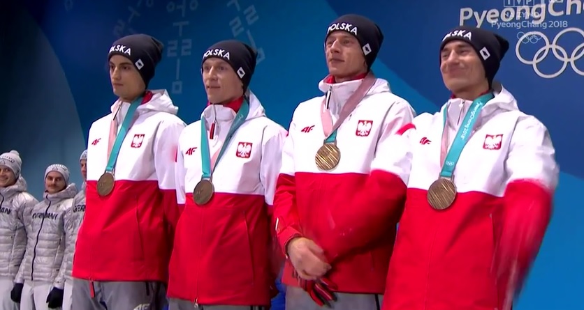 Ceremonia wręczenia medali dla polskich skoczków Ceremonia wręczenia medali dla polskich skoczków