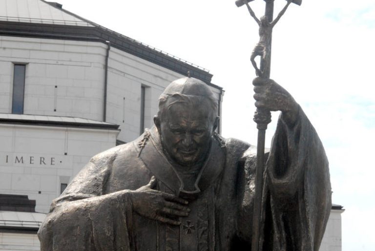 Atak na Jana Pawła II w rocznicę jego śmierci. Twój Ruch Bydgoszcz przypomina o swoim istnieniu…