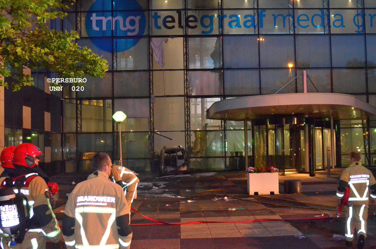 Holandia: furgonetka wjechała w gmach redakcji Telegraaf Holandia: furgonetka wjechała w gmach redakcji Telegraaf