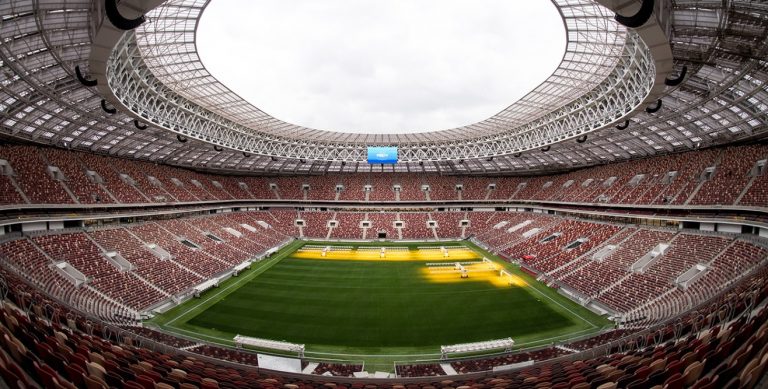 Polskie środowisko piłkarskie zdecydowanie przeciwne mundialowi co dwa lata