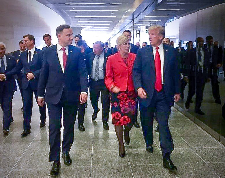 Nieplanowane spotkanie prezydentów Polski i USA na szczycie NATO Nieplanowane spotkanie prezydentów Polski i USA na szczycie NATO