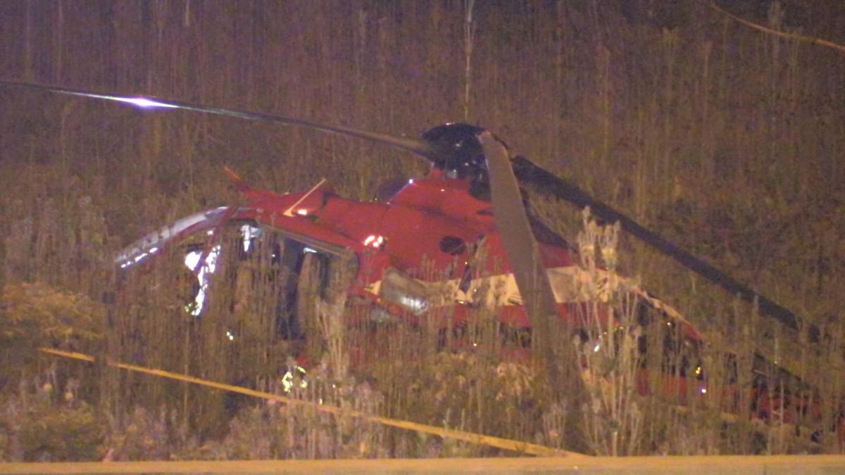 Helikopter medyczny rozbił się w pobliżu autostrady w Chicago. Cztery osoby ranne Helikopter medyczny rozbił się w pobliżu autostrady w Chicago. Cztery osoby ranne