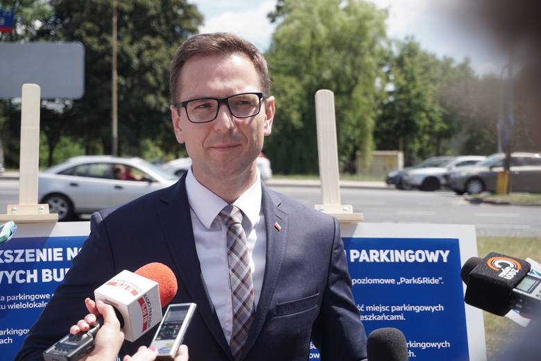 Łódź: Kompromitujące kulisy promocji Expo 2022. Absurdalna komedia pomyłek, niestety z pieniędzmi podatnika w roli głównej Łódź: Kompromitujące kulisy promocji Expo 2022. Absurdalna komedia pomyłek, niestety z pieniędzmi podatnika w roli głównej