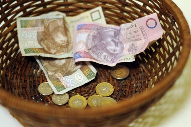 Ile za pogrzeb, ile za ślub? Kościelny cennik “co łaska” Ile za pogrzeb, ile za ślub? Kościelny cennik “co łaska”