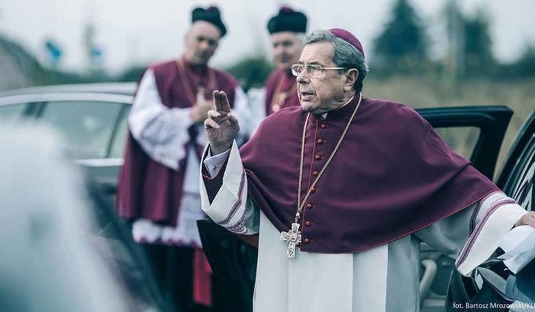 Prezes firmy Solbet do dyrektor kina w Solcu Kujawskim: Protestujemy przeciwko wyświetlaniu filmu “Kler” Prezes firmy Solbet do dyrektor kina w Solcu Kujawskim: Protestujemy przeciwko wyświetlaniu filmu “Kler”
