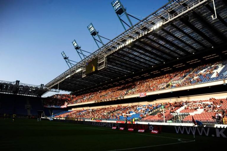 Wisła Kraków potwierdza sprzedaż klubu, ale wątpliwości rosną