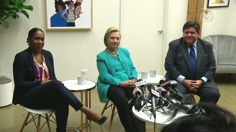 Hillary Clinton na spotkaniu przedwyborczym z J.B. Pritzkerem