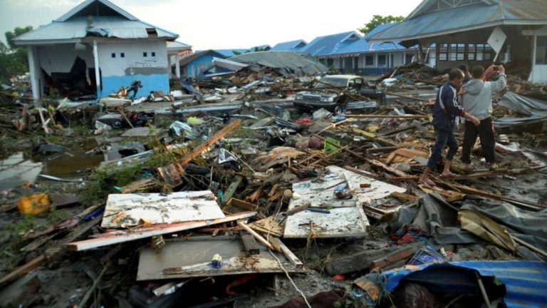 Już 1347 ofiar śmiertelnych trzęsienia ziemi i tsunami w Indonezji