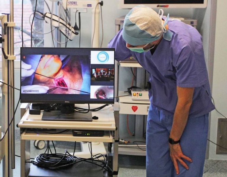 Lekarze na całym świecie obserwowali dwie operacje w Poznaniu