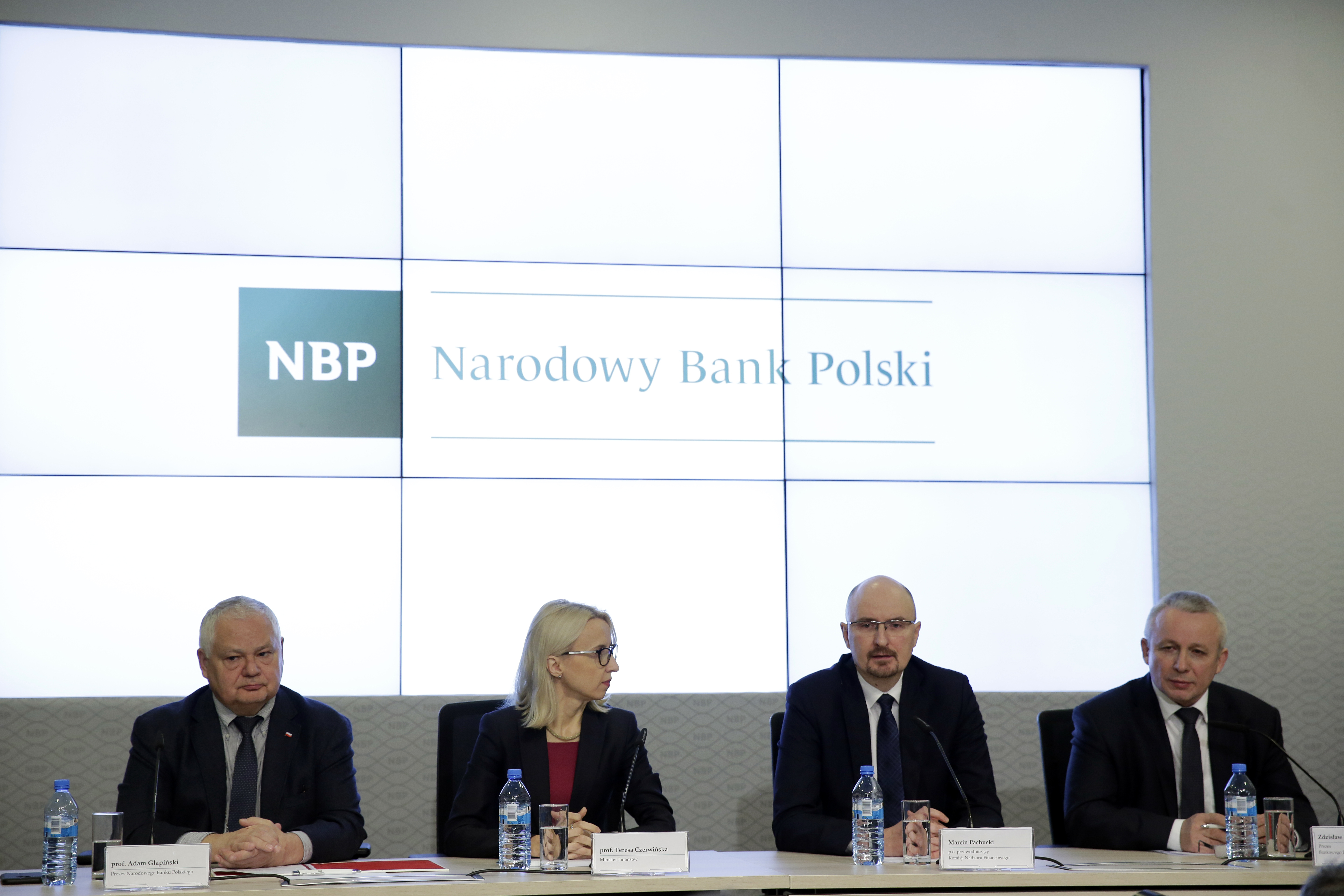 Nocne posiedzenie Komisji Stabilności Finansowej ws. banków Leszka Czarneckiego Nocne posiedzenie Komisji Stabilności Finansowej ws. banków Leszka Czarneckiego