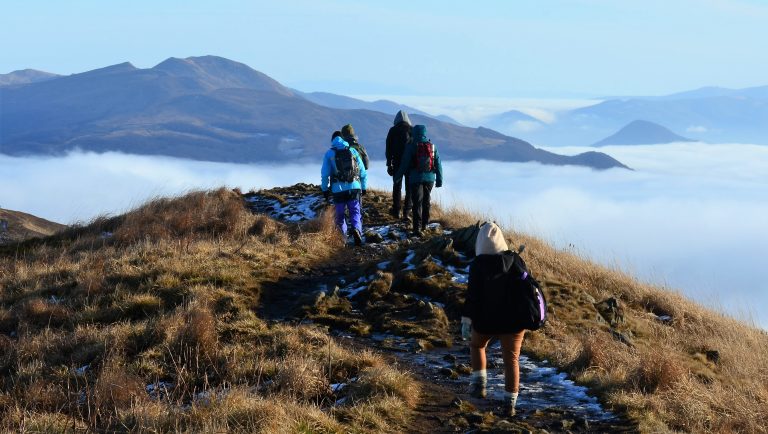 Bieszczady/ Odwołano wiele rezerwacji. „Aura nam nie sprzyja. Potrzebujemy śnieżnej zimy, żeby przejazd miał swoją atmosferę”