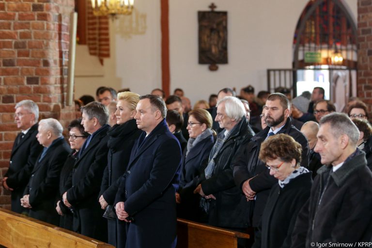 Pogrzeb Jolanty Szczypińskiej. Obecni przedstawiciele najwyższych władz państwowych  w tym Jarosław Kaczyński