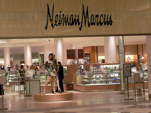 Sklepy Neiman Marcus zapłącą za wyciek danych kart kredytowych swoich klientów Sklepy Neiman Marcus zapłącą za wyciek danych kart kredytowych swoich klientów
