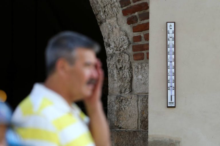 Szkoły odwołują zajęcia ze względu na upały