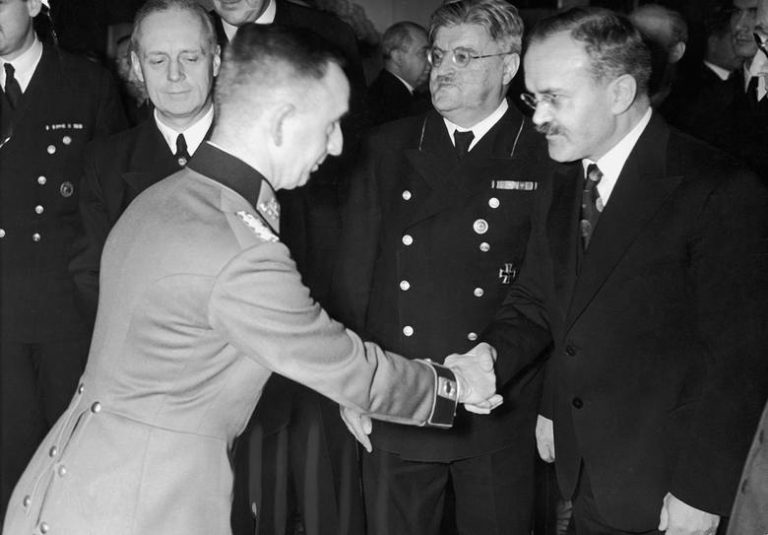85 lat podpisano Pakt Ribbentrop-Mołotow wraz z tajnym protokołem dodatkowym. Konsekwencją był IV rozbiór Polski oraz podział stref wpływów w Europie Środkowej