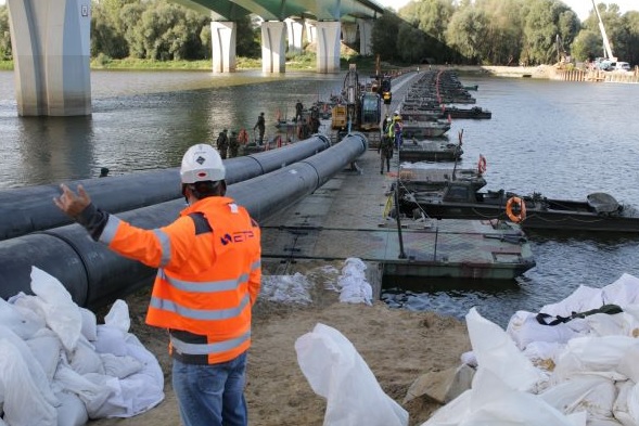 Warszawa: Czy konstrukcja zapasowego rurociągu jest bezpieczna?