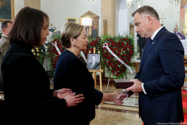 Prezydent odznaczył Jana Szyszko Krzyżem Komandorskim z Gwiazdą