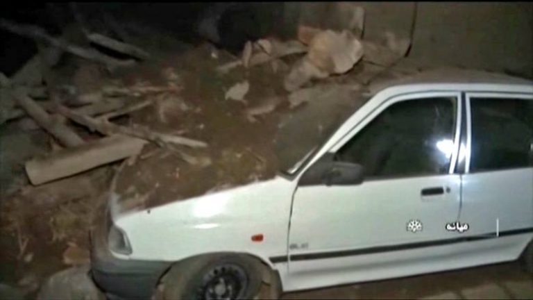 Trzęsienie ziemi w Iranie. Zginęło co najmniej 5 osób, 120 zostało rannych. Zniszczone są wsie w okolicy epicentrum